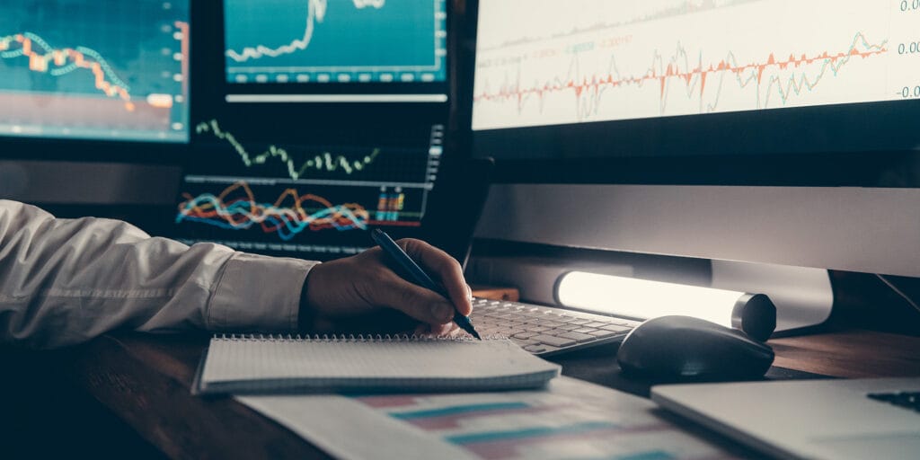 Crescimento da carteira de condomínios aumentando a complexidade da gestão administrativa.